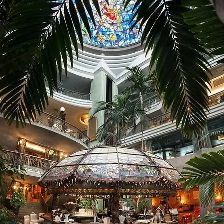 尼瓦利亚花园酒店 5*