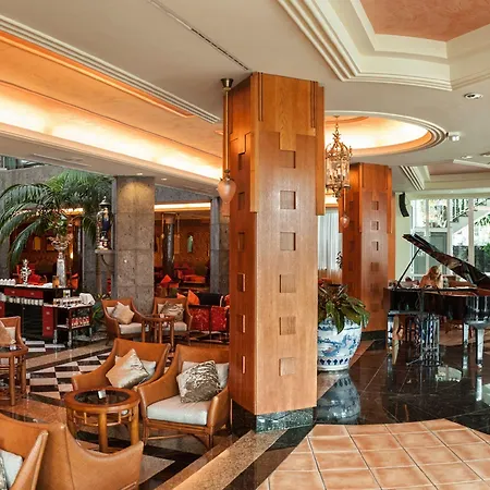 Adrian Jardines De Nivaria