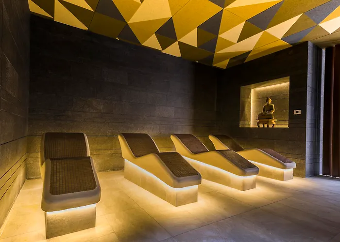 Adrian Jardines De Nivaria Адехе