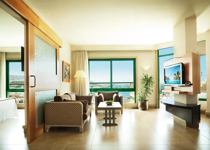 Adrian Jardines De Nivaria Адехе